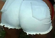 Vizinha Da Bunda Grande Limpando O Quintal Com Intensidade