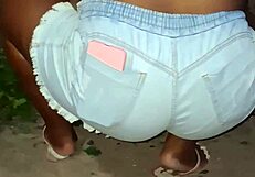 Vizinha Da Bunda Grande Limpando O Quintal Com Intensidade