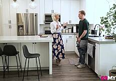 Busty Milf Charli Phoenix Boldly Fucks in Cowgirl, Doggystyle, and Missionary Positions for Viral Cumshot