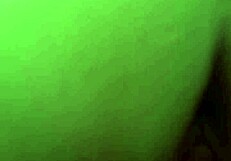 latina se mueve rico en la cama