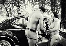 Intense retro sex in Fusca car