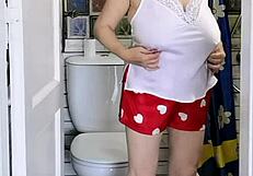 granny mariaold, are you enjoying your day of toilet peeping and evening joi?