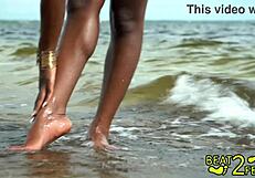 Giggles Feet Get Sandy At The Beach On Beat2feetcom