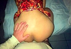 dona de casa submissa compartilhada pelo marido corno em um teste pornô - estranho dá um tapa na cara dela faz ela chupar seu pau fode ela no estilo cachorrinho e hardcore enquanto o marido filma