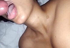 mi amiga pide leche y se bebe hasta la ultima gota.