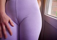 Stepsis's Tight Leggings Reveal Emotional Cameltoe Tease