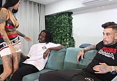 fudendo minha amiga corninho mulher dele na frente dele que delicia