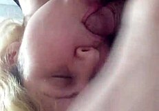 ela adora chupar essa rola grande ate tirar todo o leite