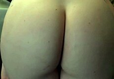 amber rips loud farts from her bare ass