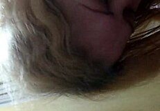 ela adora chupar essa rola grande ate tirar todo o leite