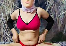 Horny Indian Amateur Bares Big Tits in Homemade Nude Show!