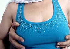 i share my intimate standing moment with clear hindi voice as muslim wife