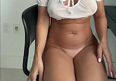 just airdropped my hot compilation to a bus stranger 😂🤦‍♀️