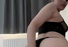 oh god i'm so horny watching this british teen squirt from toy play!!