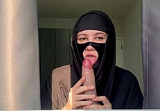 SLUTTY MUSLIM TEACHER DEEPTHROATS DILDO CREAMPIE CLOSE UP!