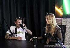 loira yasmin pariz slurps skinny cock till drooling