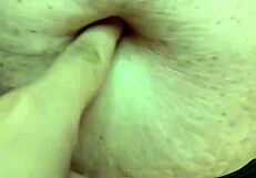 Milf's navel gets detailed fetish massage and exploration up close