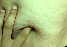 Milf's navel gets detailed fetish massage and exploration up close