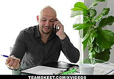 Binky Beaz wants your cum all over her face