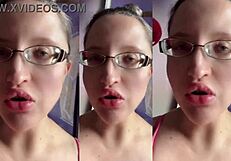 i'm chewing loud in glasses as this tall huge fetish girl