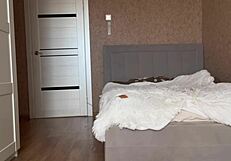 arab stepmom's pantyhose legs console horny stepson hard!