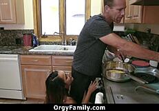 Teen Spreads Cheeks for Reverse Cowgirl Fuck in Daddy Orgy Family Spreading