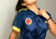 this chica dances sensually live on webcam