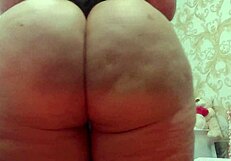 Brazilian milf shakes huge ass and big pussy in sensual pink shorts dance