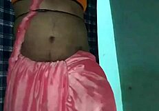 shemale dances seductively in saree shaking curves for hot mujra show