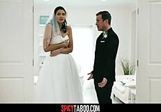 Ο πονηρός φίλος του θετού αδερφού μπαίνει κρυφά πρωκτικά στην κωλοτρυπίδα της νύφης πριν γάμο