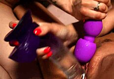 lesbians turn lazy afternoon into wet steamy playtime