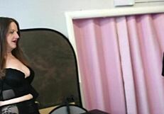 Pizza delivery turns into milf squirting deepthroat chaos?