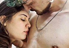 arrombei a buceta peluda da minha cunhada safada no quarto dormindo