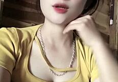 Sexy Vietnamese Girl Dances to Hot Music!