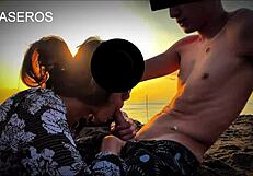 desconocida en playa me mama verga y folla publico hasta cubierto de leche