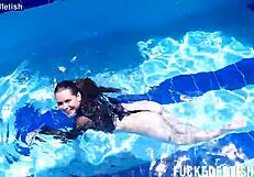 Jessica Bunny's Wet Latina Pussy Dives Underwater