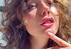 Sexy VixenP Babe's Juicy Holes Stretched Wide In Three-Way