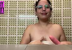 i dance put cream on huge tits and play with you