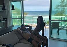 cheguei da praia MOLHADA de tesão e GOZEI gostoso no pau do bandido!!