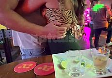 achei um macho com pauzão na balada que fodeu minha buceta na frente do corno 😈