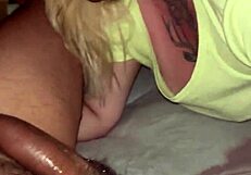 Invité un Chico de Tinder et Je Lui Ai Sucé la Bite Entière