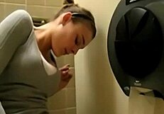 watch mature mommy squirt orgasm on toilet after quick pussy massage 💦😩