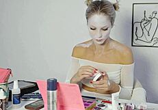 Harley Quinn makeup tutorial by Miss Daisy Diamond for Halloween