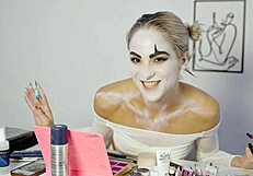 Harley Quinn makeup tutorial by Miss Daisy Diamond for Halloween