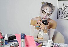 Harley Quinn makeup tutorial by Miss Daisy Diamond for Halloween