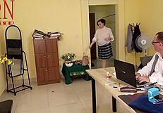 regina noir stretches yoga in office flashing tight pussy close up