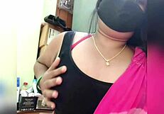 desi mommy bhabi teases with indian curves 😘