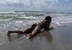 Ebony Fat Ass Dripping Wet Public Beach Dildo Pounding