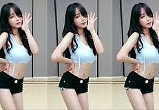 Cute chinese girl dances sexy in phorori a style!!