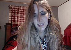 Roxxxanne69 fingers her wet milf pussy in solo play